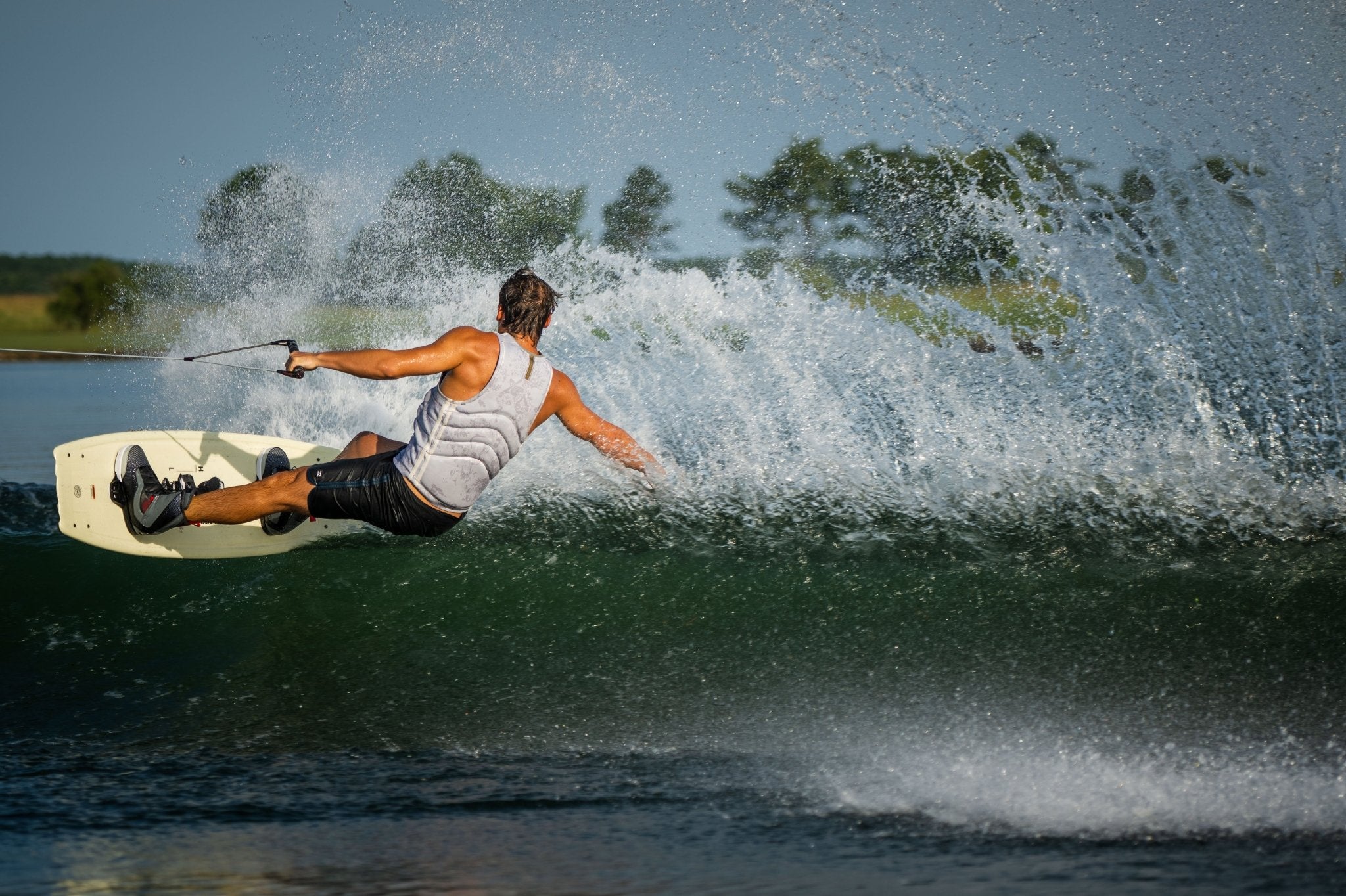 Wakeboarding Speed Guide: Tailored Towing Speeds for Optimal Performan