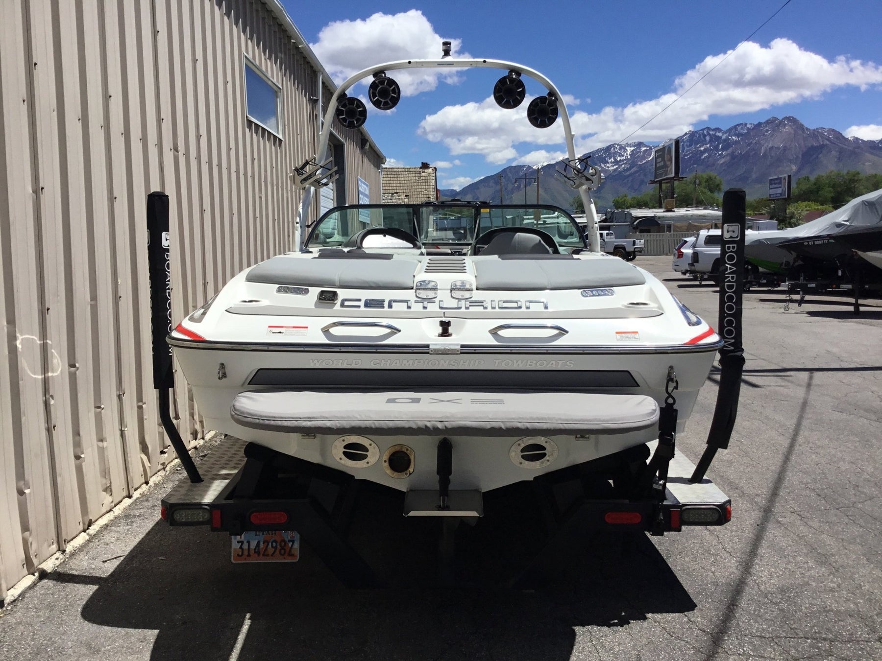 Centurion Enzo SV211 with Gladiator Tower Cinch Cover - BoardCo