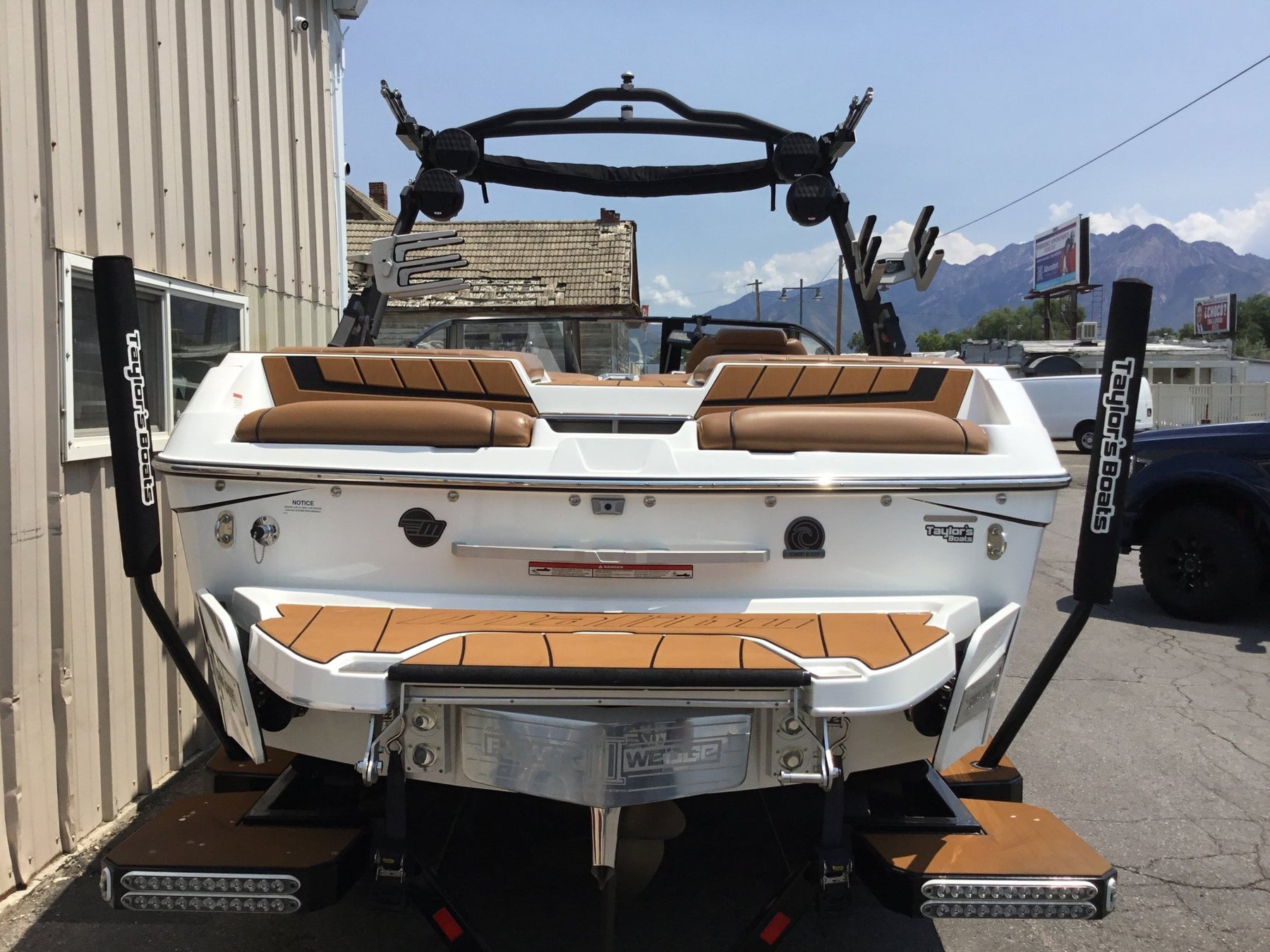 Malibu Wakesetter 23 MXZ with G5 Tower Double Up Storage Cover - BoardCo