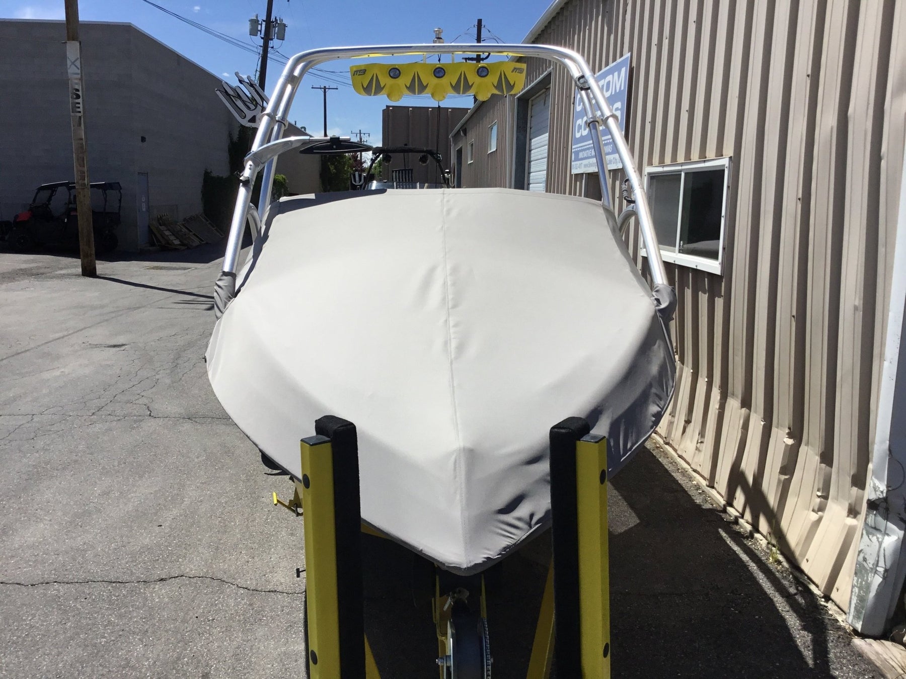 MB 230 V with Pro Flight Tower Cinch Cover - BoardCo