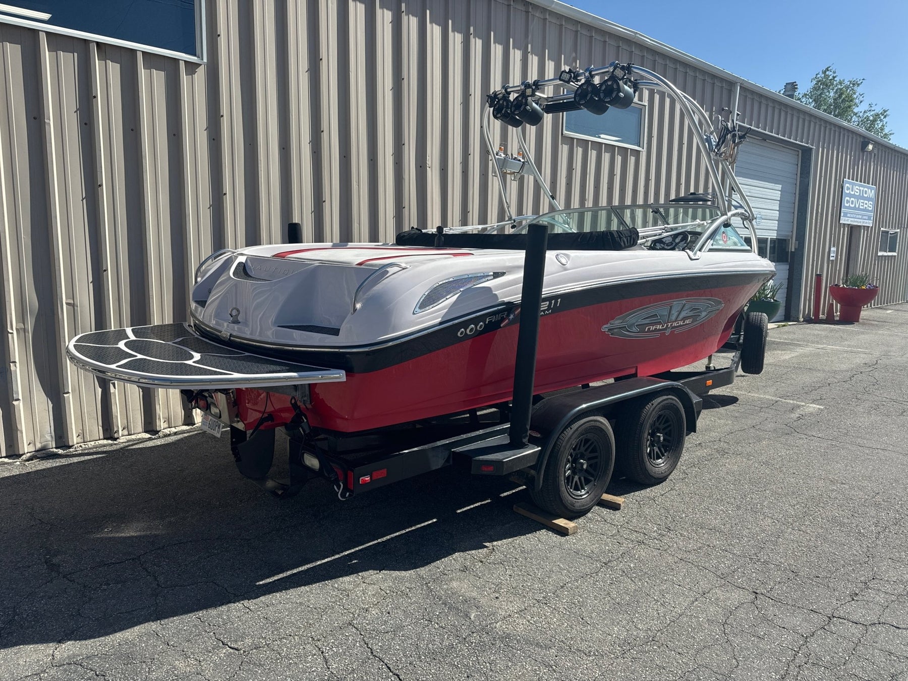 Nautique Air SV211 with FCT 211 Tower Cinch Cover - BoardCo