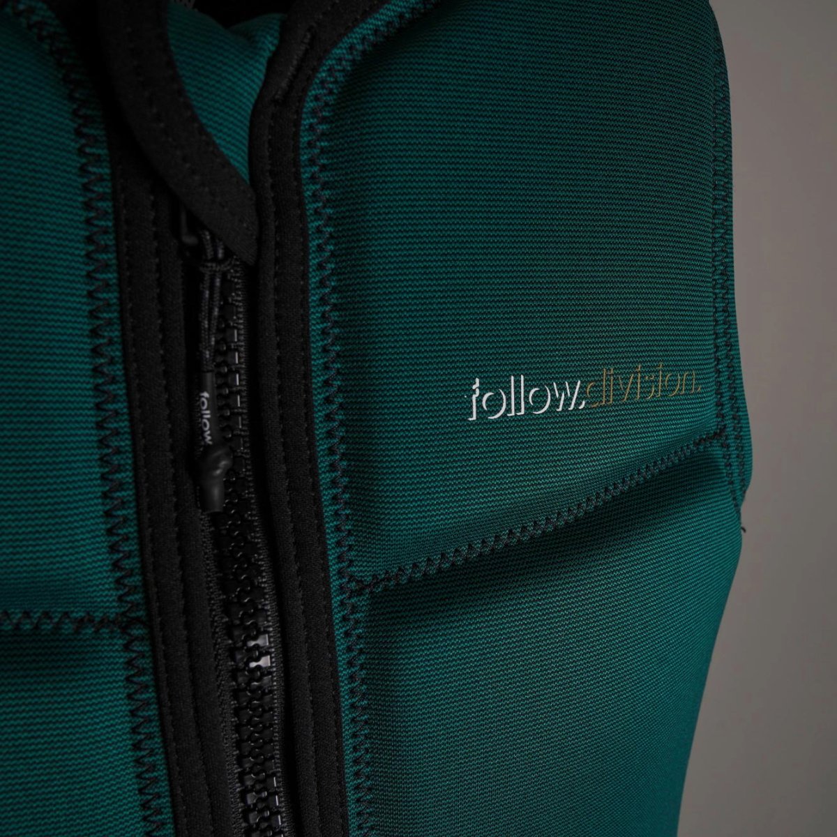 Follow Division 2 Comp Wake Vest in Forest Green - BoardCo